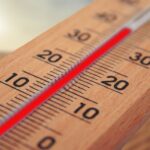 Het lijkt wel of het dekbed warmte afgeeft i.p.v. verkoelt. Hoe kan dat?
